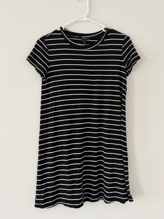Forever 21 Dresses & Skirts - Forever 21 Black & White Striped T Shirt Dress Women’s Medium